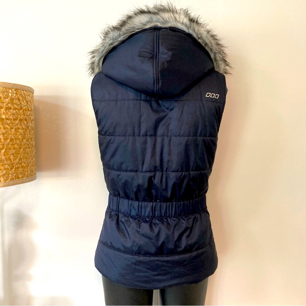 Cute Lorna Jane sleeveless puffa
Brand “Lorna Jane”
Size XS
Condition EXCELLENT - Picture 2 of 4